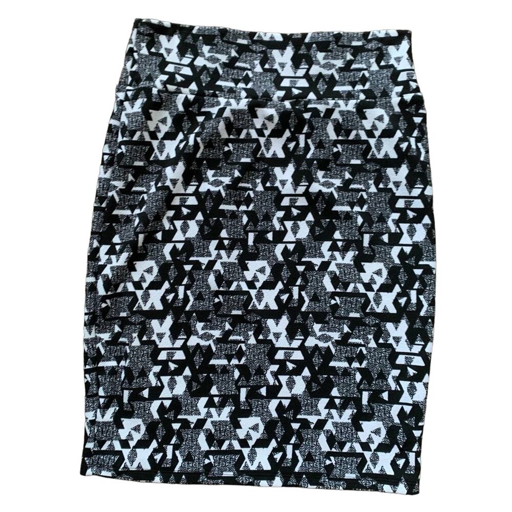 LuLaRoe Cassie pencil skirt - black and white, size L